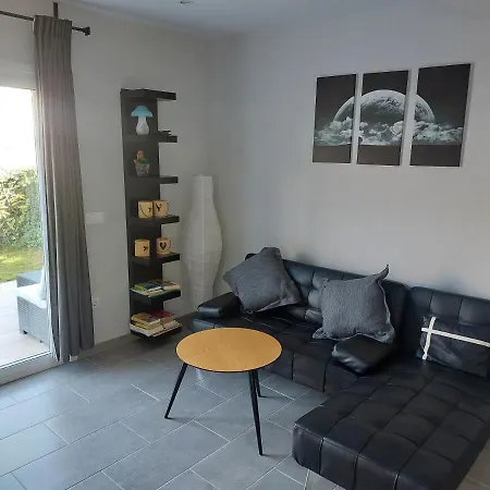 Апартаменти Modern With Private Pool Адехе