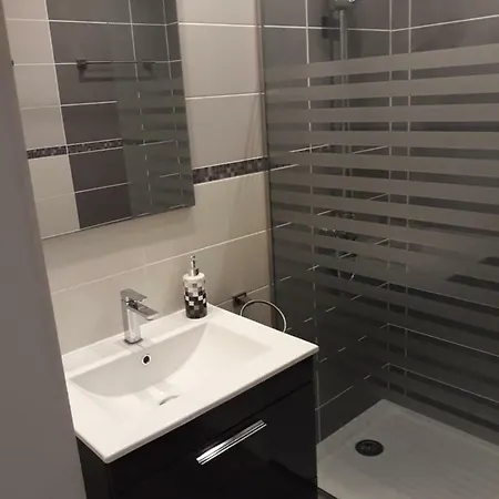 דירה Modern With Private Pool *