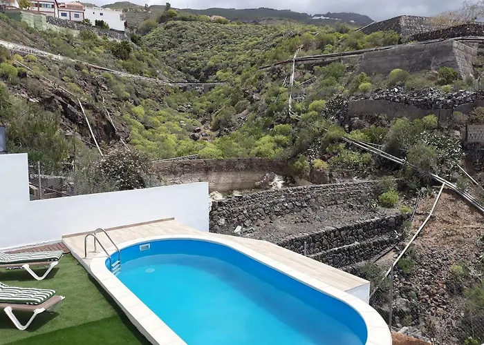 Апартаменти Modern With Private Pool Адехе