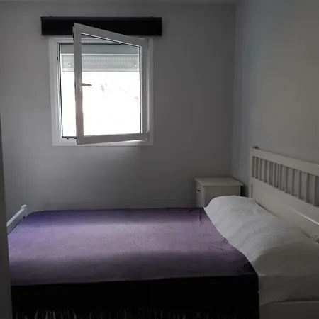 Modern With Private Pool Appartement *